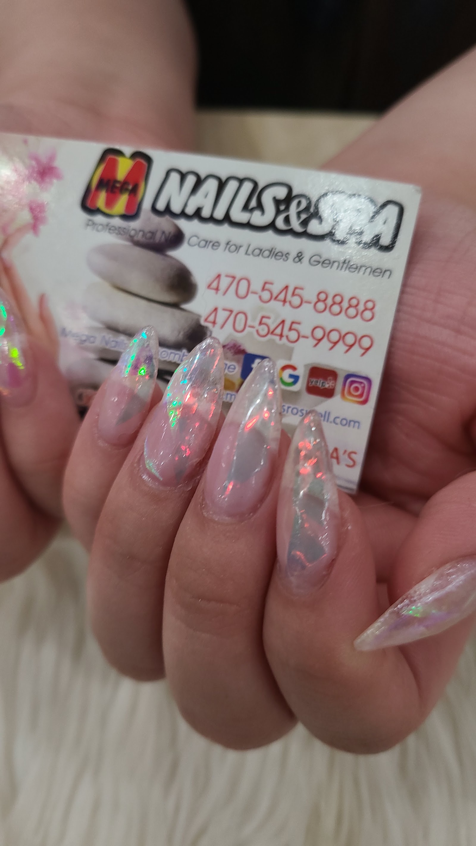 MEGA NAILS & SPA logo